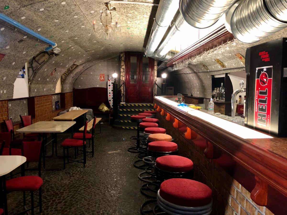 Whole Basement Former Pub 5 For Stag Do Budapest Eksteriør bilde